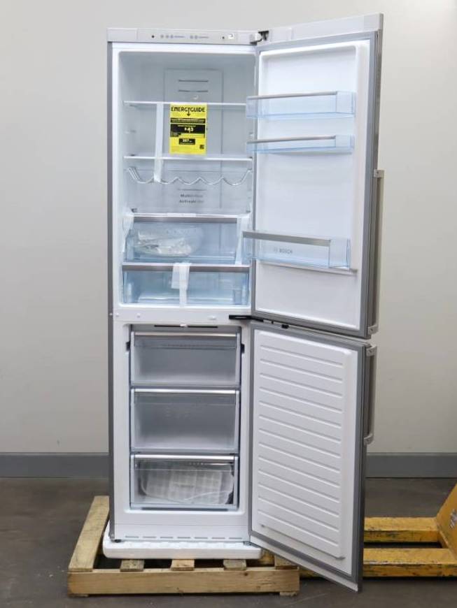 Bosch 500 Series 24" SS Counter Depth Bottom-Freezer Refrigerator B11CB50SSS - Alabama Appliance