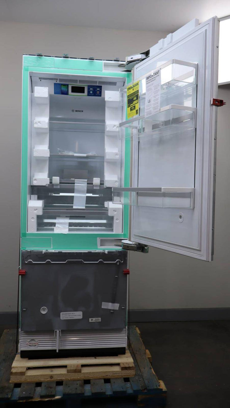 Bosch Benchmark Series 30" Built-In Bottom Mount Smart Refrigerator B30IB905SP