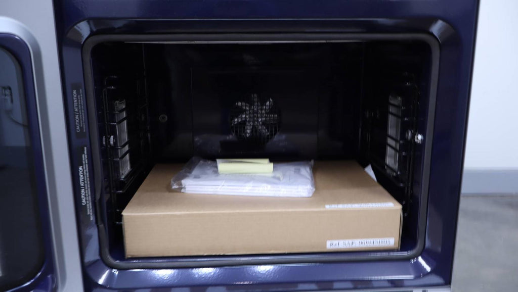 Gaggenau 30" 400 Series 4.5 Cu.Ft TFT Glass Front SS Single Oven BO481613