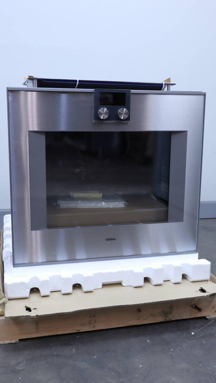 Gaggenau 30" 400 Series 4.5 Cu.Ft TFT Glass Front SS Single Oven BO481613