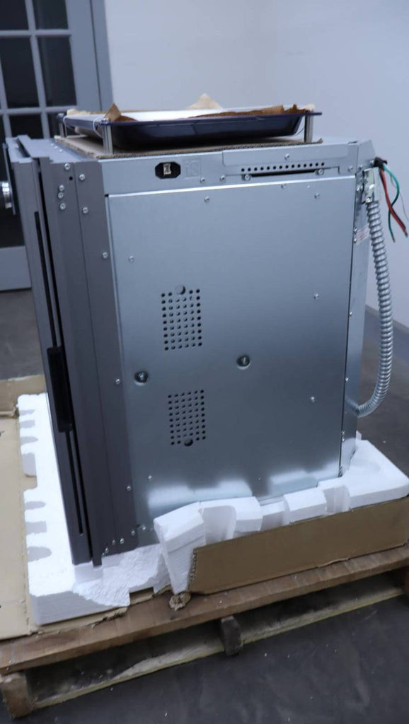 Gaggenau 30" 400 Series 4.5 Cu.Ft TFT Glass Front SS Single Oven BO481613