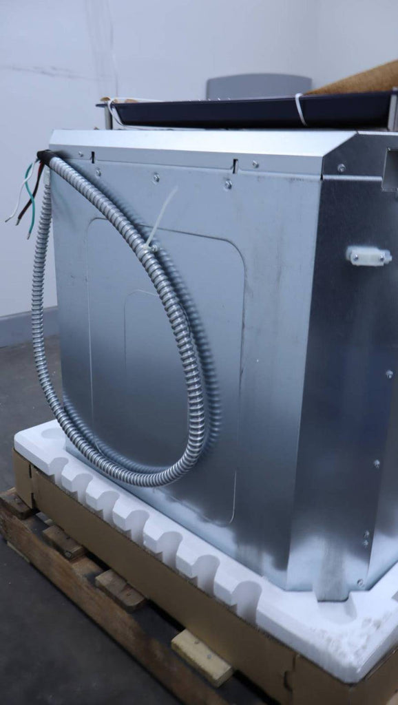 Gaggenau 30" 400 Series 4.5 Cu.Ft TFT Glass Front SS Single Oven BO481613