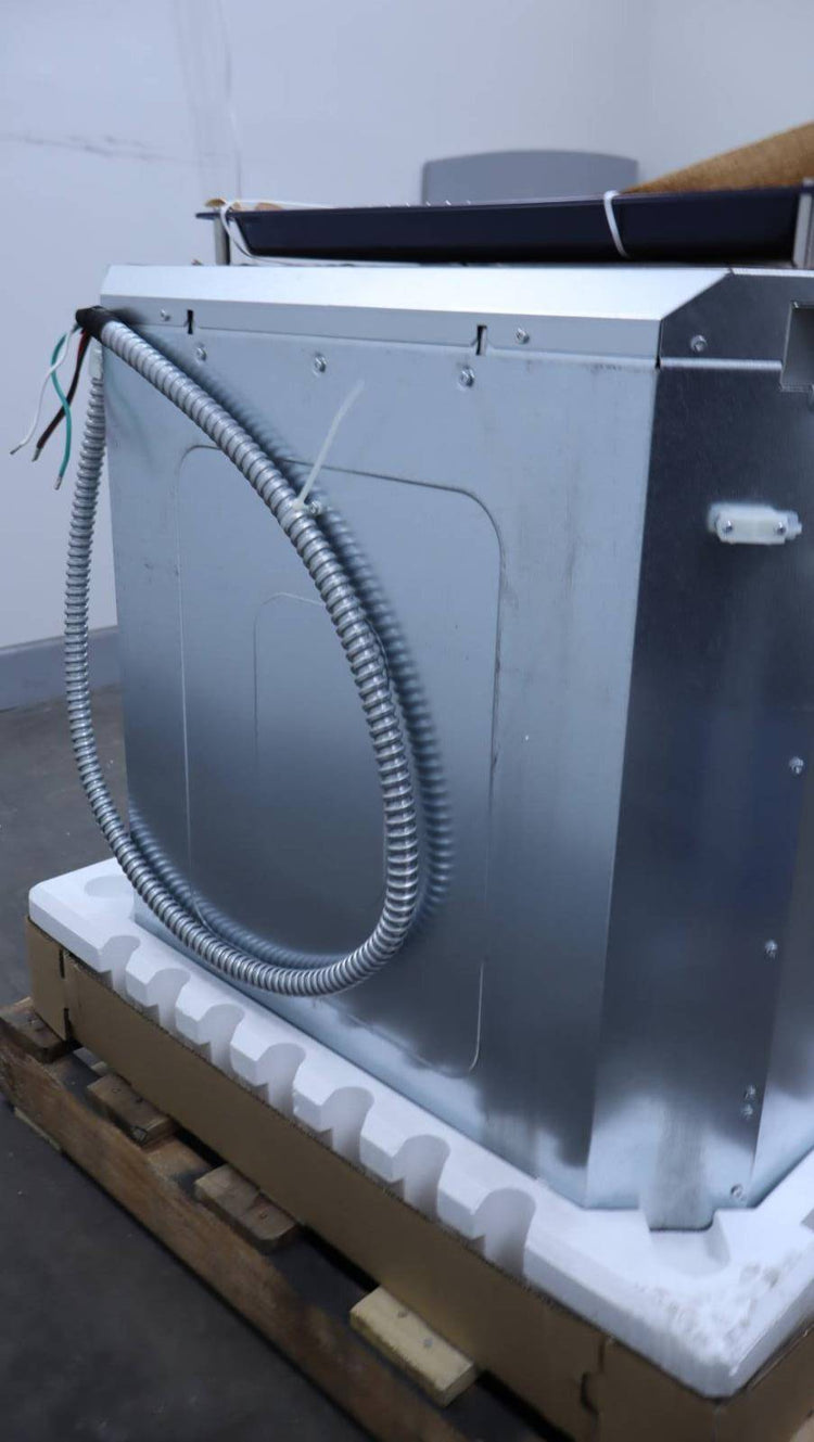 Gaggenau 30" 400 Series 4.5 Cu.Ft TFT Glass Front SS Single Oven BO481613