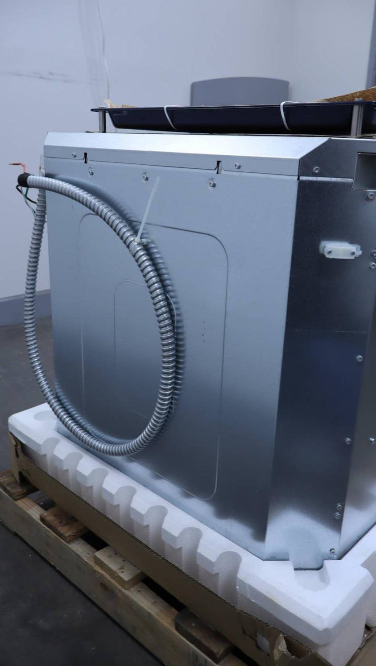 Gaggenau 30" 400 Series 4.5 Cu.Ft TFT Glass Front SS Single Oven BO481613