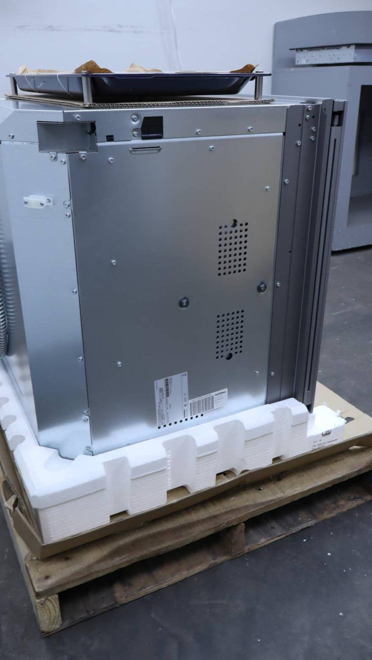 Gaggenau 30" 400 Series 4.5 Cu.Ft TFT Glass Front SS Single Oven BO481613