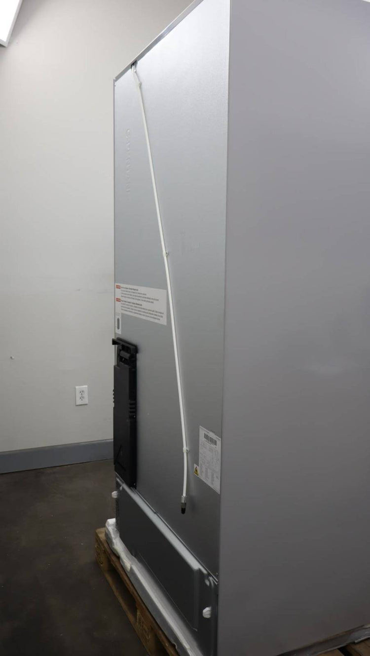 Bosch 800 Series 36" 20.5 Cu. Ft 4 French Door Smart SS Refrigerator B36CL81ENG