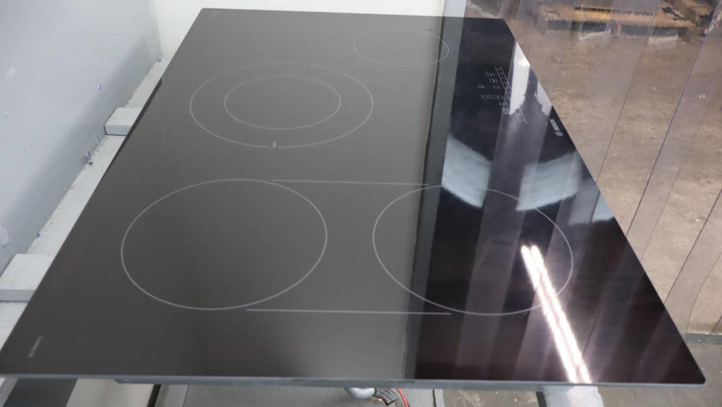 Bosch 30" 800 Series Ceramic Glass 4 Element BLK Electric Cooktop NET8069UC