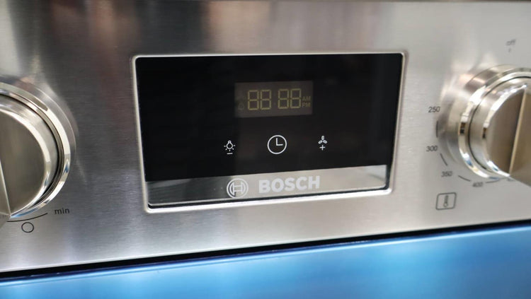 Bosch 30" 5 Burner 3.6 Cu.ft SS Freestanding 800 Series Gas Range HGS8055UC