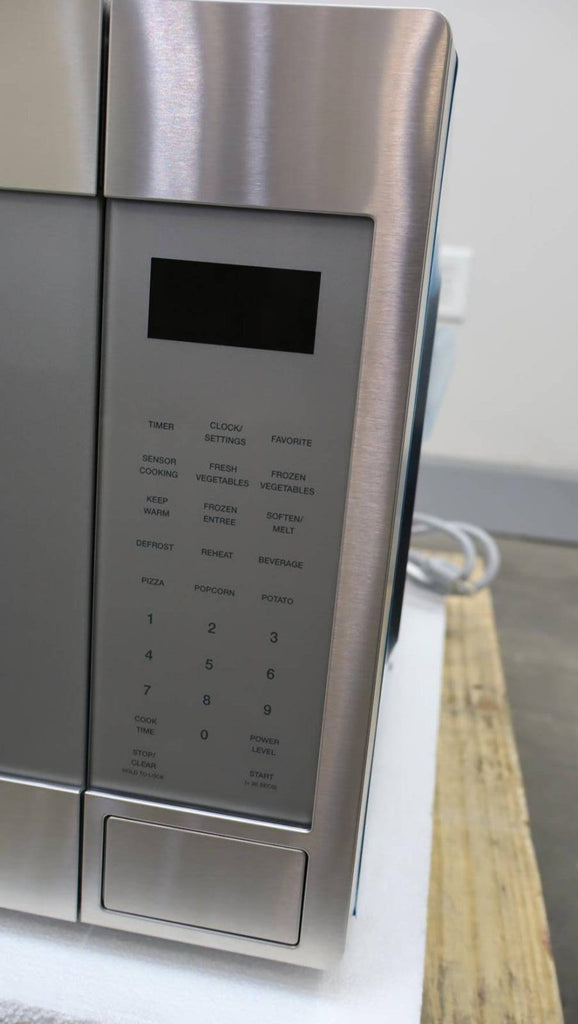 Thermador Masterpiece Series 24" SS 2.1 cu.ft. Built-In Microwave MBCS