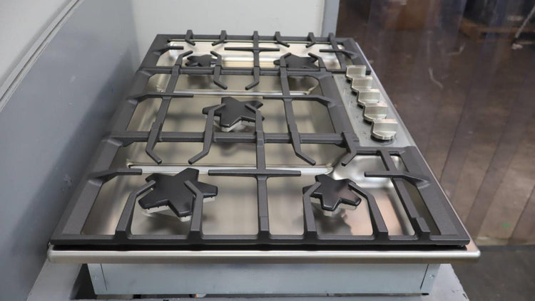 Thermador Masterpiece Series 30" Stainless 5 Star Burner's Cooktop SGSXP305TS