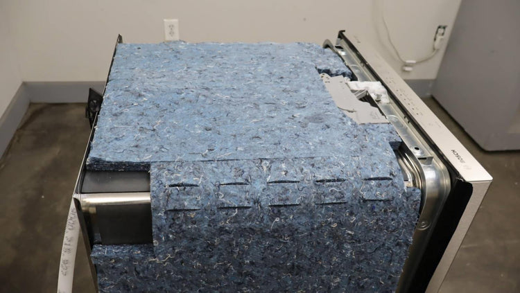 Bosch 24" SS Fully Integrated Built-In 44 dBA 500 Series Dishwasher SHP65CM5N