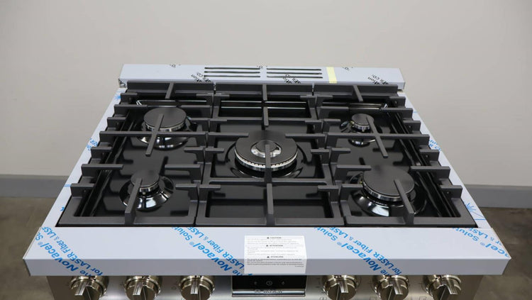 Bosch 30" 5 Burner 3.6 Cu.ft 800 Series SS Freestanding Gas Range HGS8055UC