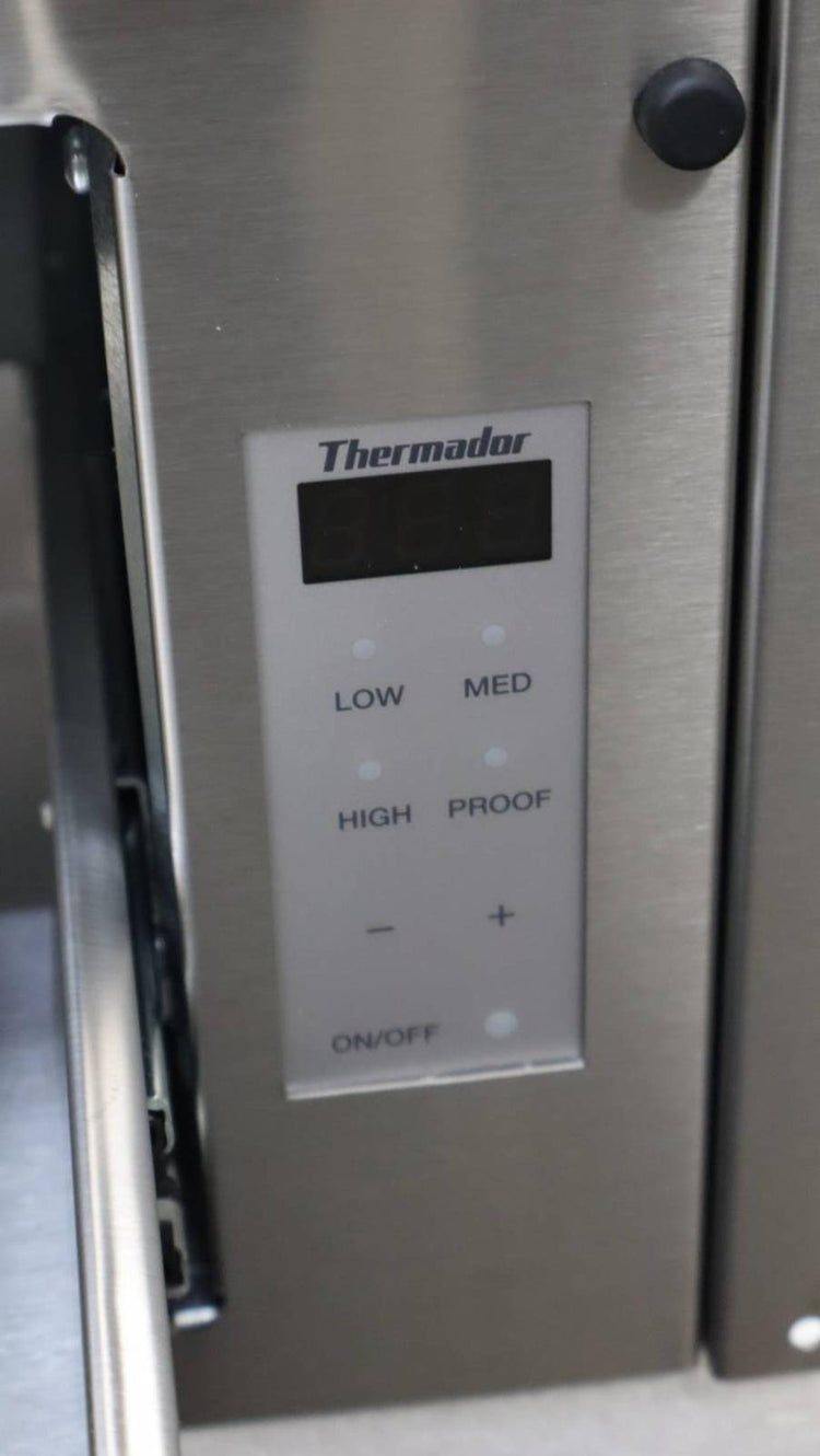 Thermador 30" SS 450 W heater 2.2 Cu.Ft Automatic Shut-Off Warming Drawer WD30WC