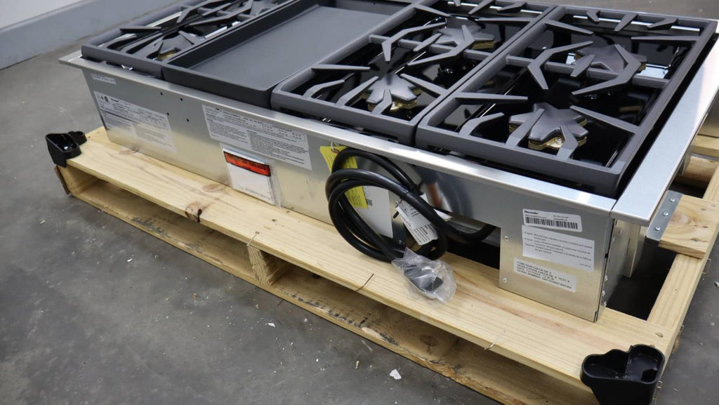 Thermador 48" Stainless 6 Star Burner Professional Series Rangetop PCG486WD