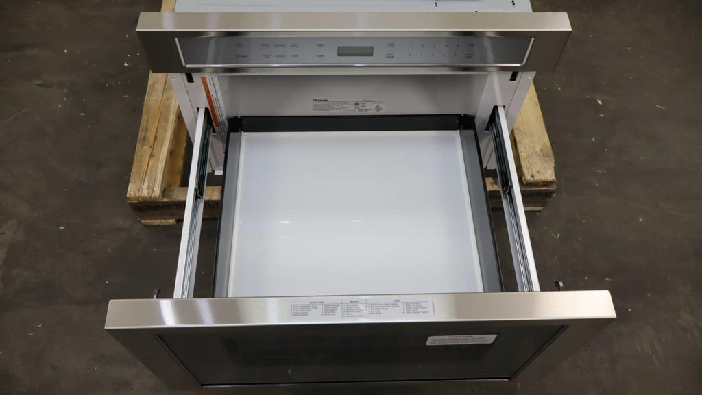 NIB Thermador Masterpiece 24" 1.2 Cu.Ft. 1500 Watts Built In Microwave MD24WS