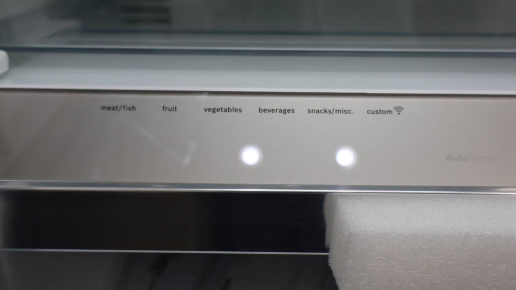 Bosch 36" LED 21 cu.ft. Smart French Door SS 800 Series Refrigerator B36CT80SNS
