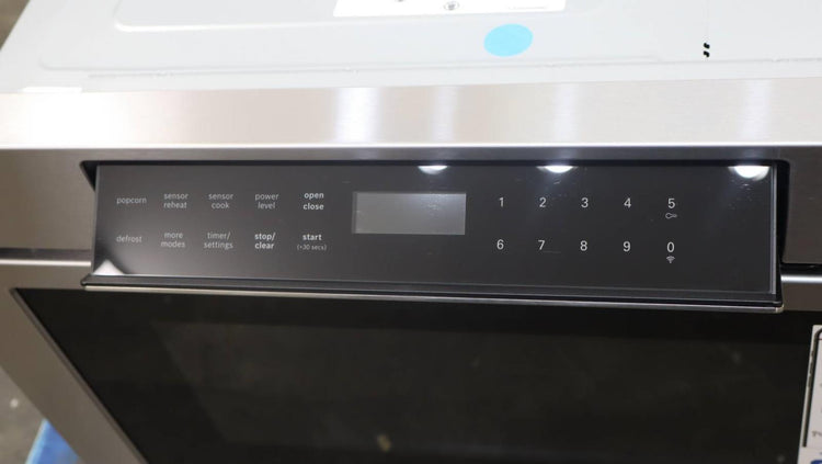 Bosch 24" 800 Series 1.2 Cu.Ft. Cap 950 Watt Smart Microwave Drawer HMD8454UC