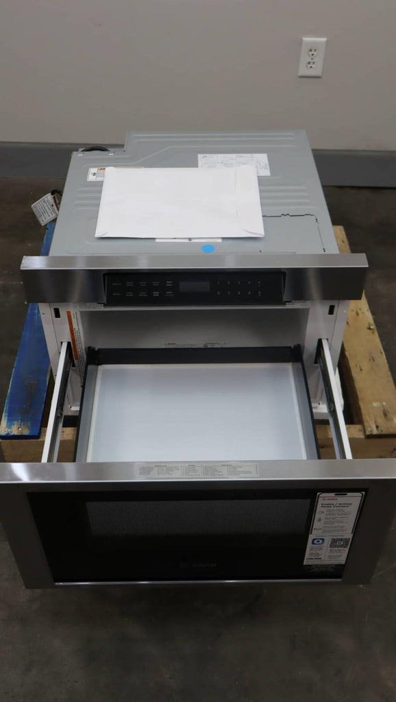 Bosch 24" 800 Series 1.2 Cu.Ft. Cap 950 Watt Smart Microwave Drawer HMD8454UC