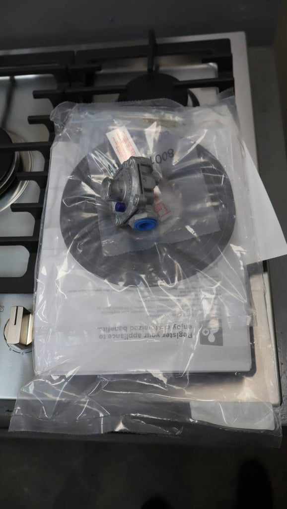 Bosch 30" 5 Sealed Burners Stainless Built-In 800 Series Gas Cooktop NGM8059UC