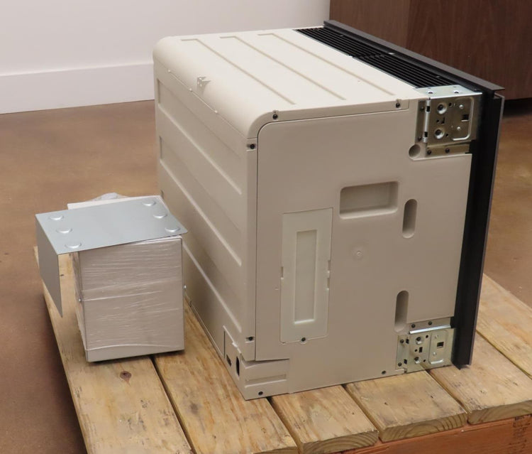 Gaggenau 200 Series CMP250711 24" Non-Plumbed 19 Bar Built-In Coffee Machine