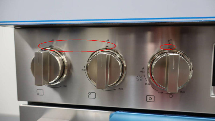 Bosch 800 Series 30" 5 Burner 3.6 Cu.ft SS Freestanding Gas Range HGS8055UC