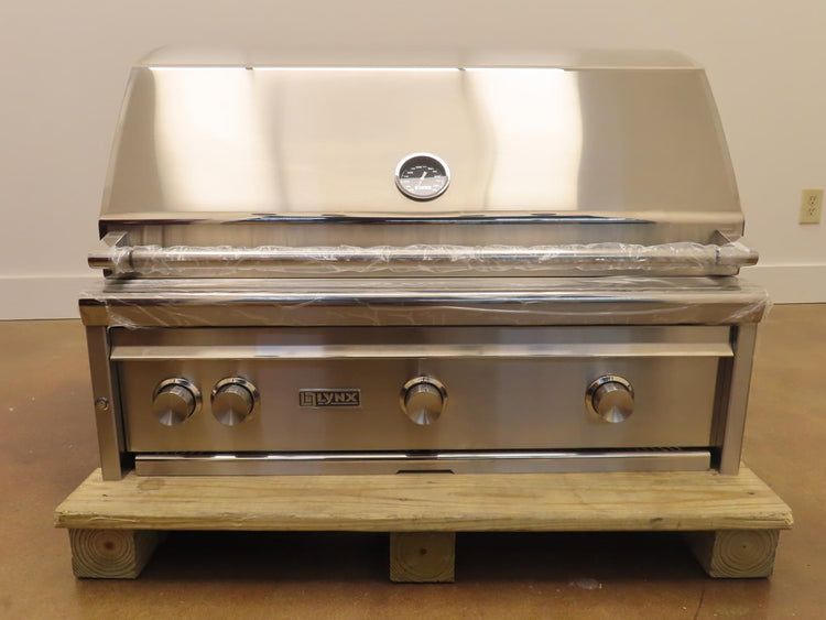 LYNX L36R3LP 36" Built-In Grill with 935 sq. in. Cooking Surface Liquid Propane