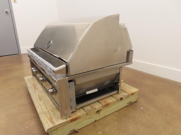 LYNX L36R3LP 36" Built-In Grill with 935 sq. in. Cooking Surface Liquid Propane