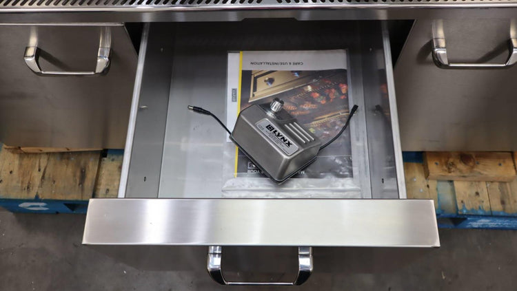 Lynx Professional Grill Series 54" 1555 sq.in Cooking Zone NG Grill L54TRFNG