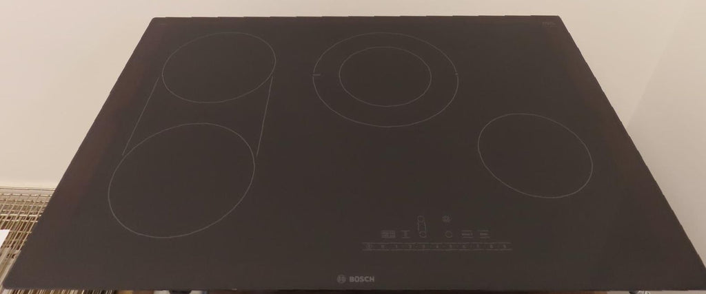 Bosch 800 Series NET8069UC 30" Electric Cooktop with 4 Elements
