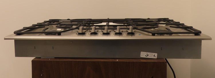 Thermador Masterpiece Series SGS365TS 36" 5 Sealed Burner Gas Cooktop