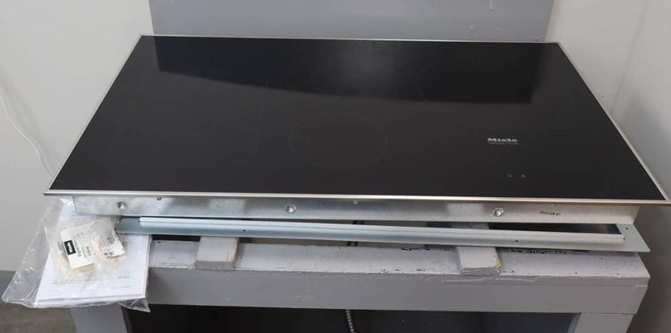 Miele 36" 5 Cooking Zones PowerFlex Tech Framed Induction Cooktop KM6370