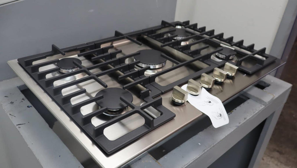 Bosch 30" Red LED Light 5 Sealed Burners 500 Series Gas Cooktop NGM5059UC