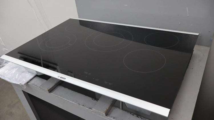 Bosch 30" 5 Element Ceramic Surface Benchmark Series Electric Cooktop NETP069SUC