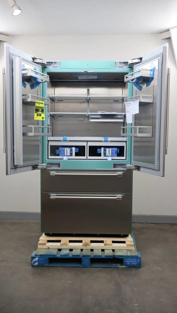 Thermador Freedom Collect. 42" 4-Door French Door Smart Refrigerator T42BT120NS