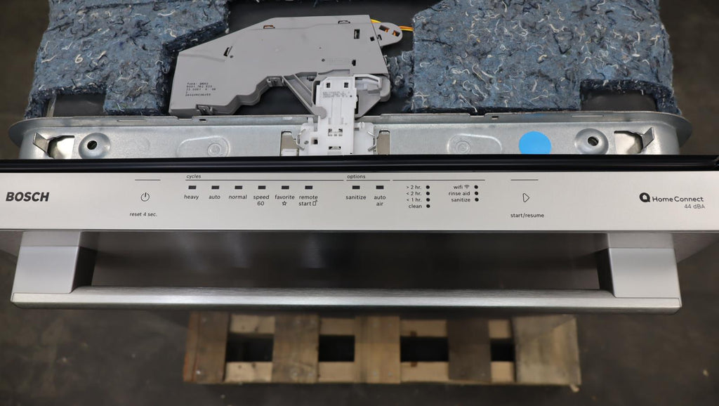 Bosch 500 Series 24" Fully Integrated Built-In Smart Dishwasher SHX65CM5N