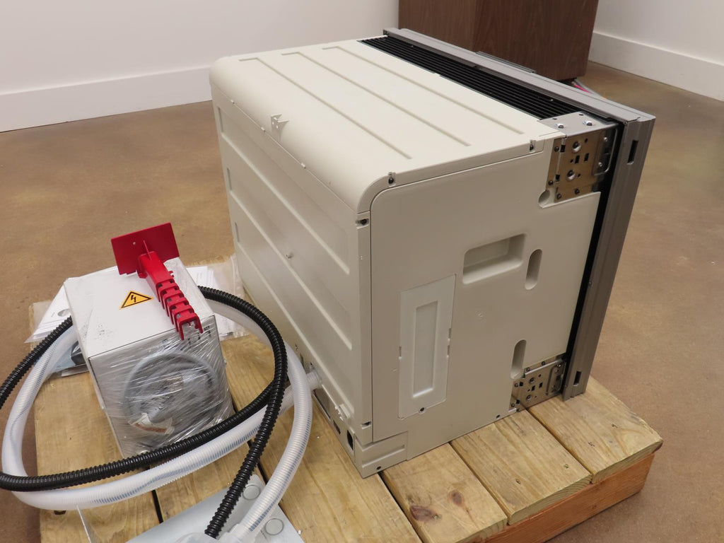 Gaggenau 400 Series CM470712 24" Built-In Smart Coffee Machine 2 year Warranty