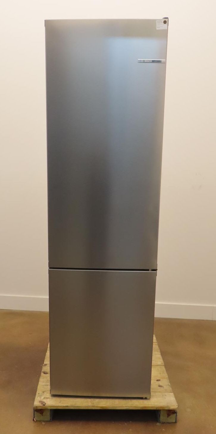 Bosch 800 Series B24CB80ESS  24" Freestanding Bottom Freezer Refrigerator Pics