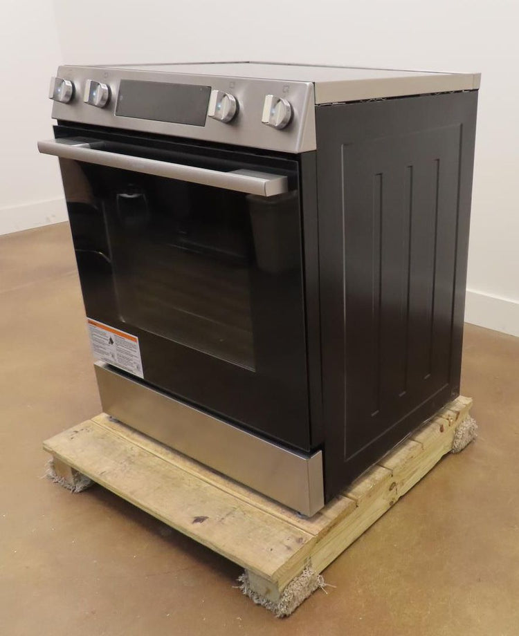 Bosch 100 Series HEF1050MU 30" Slide-In Electric Range with 5 Elements