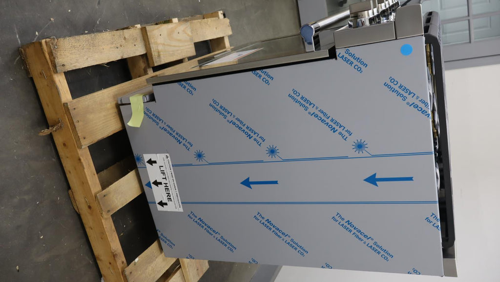 Thermador 30 Inch Stainless Freestanding Professional Dual Fuel Range PRD304WHU