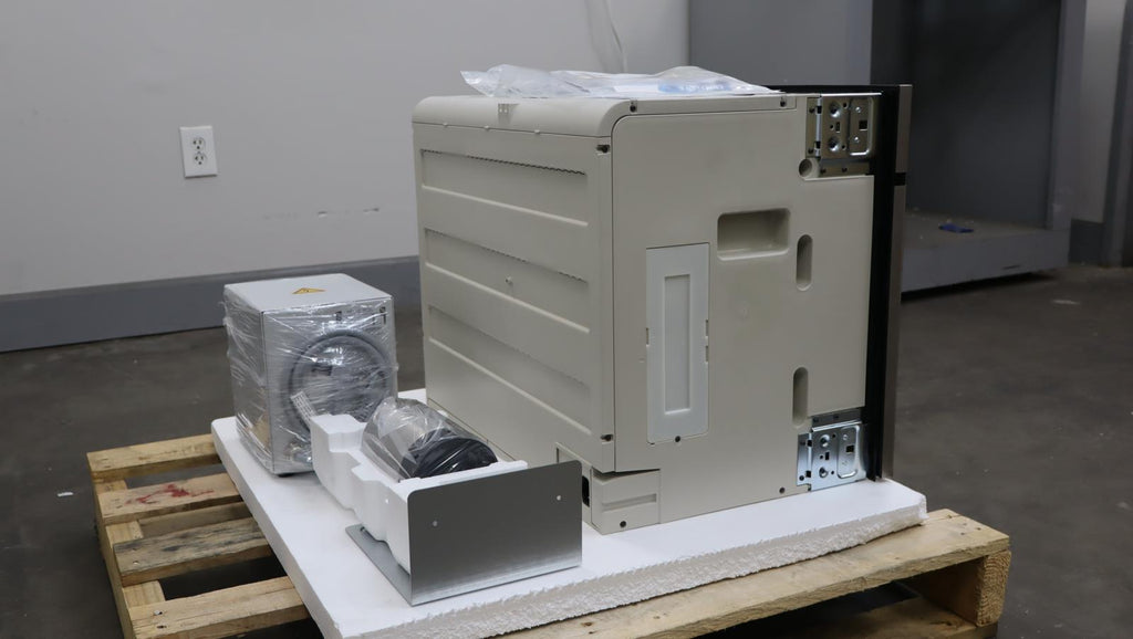 Thermador 24" Smart Memory Beverages LCD Display Built In Coffee Maker TCM24TS