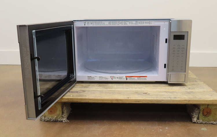 Thermador Masterpiece Series MBCS 24" Built-In S.Steel Microwave (Local Pickup)