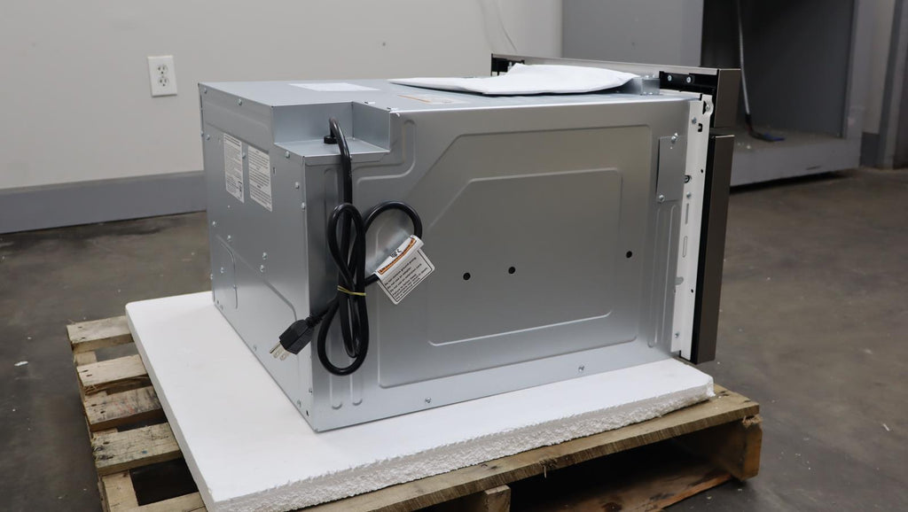 Bosch 24" 800 Series 1.2 Cu.Ft. Cap 950 Watt Smart Microwave Drawer HMD8454UC