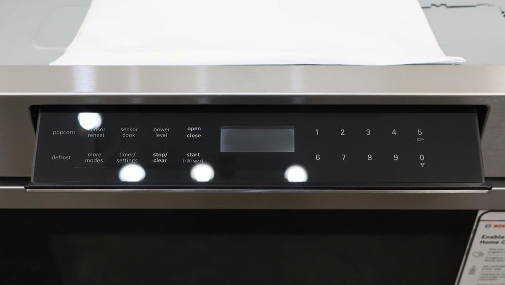 Bosch 24" 800 Series 1.2 Cu.Ft. Cap 950 Watt Smart Microwave Drawer HMD8454UC