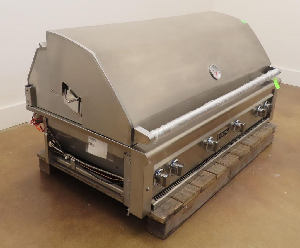 Viking VQGI5541LSS 54 Inch Built-In Liquid Propane Grill With A Rotisserie