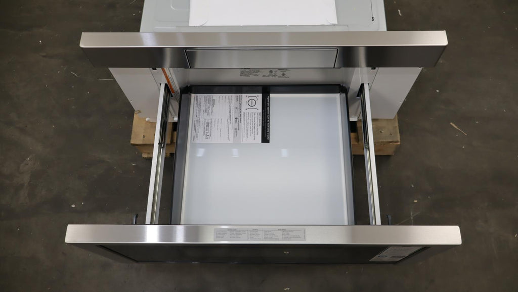Bosch 800 Series 30" Tilt Display Smart 1.2 Cu.Ft. Microwave Drawer HMD8054UC