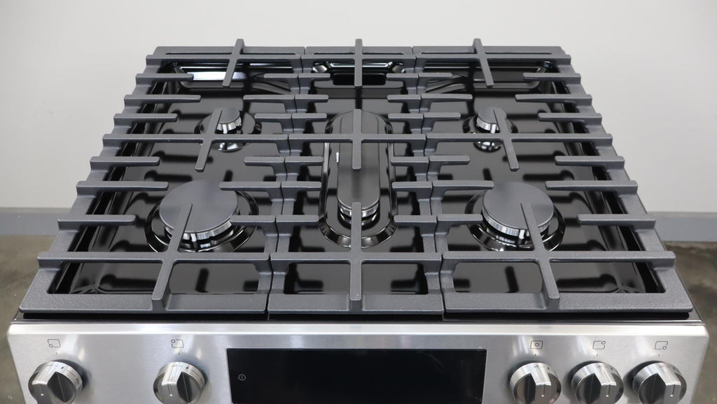 Bosch 100 Series 30" Slide-In Gas Range 5 Sealed Burners 5.8 ft. Cap. HGF1050MUC (PRICE) - Alabama Appliance