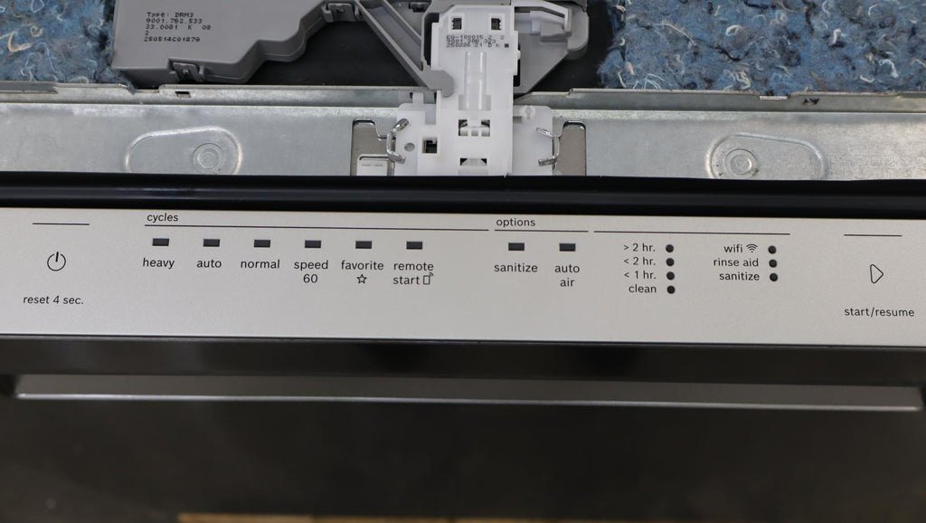 Bosch 24" SS 500 Series Fully Integrated Built-In 44 dBA Dishwasher SHP65CM5N