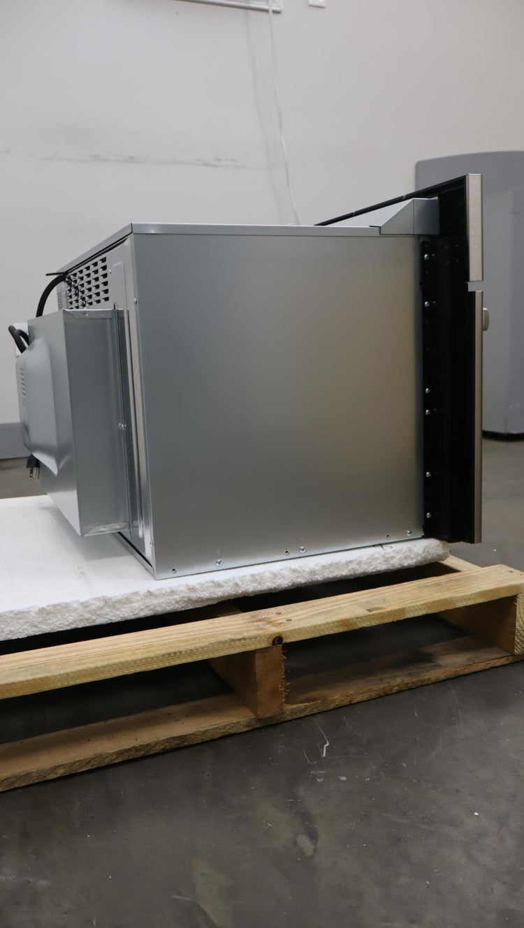 Bosch 800 Series 30" SpeedChef  True Convection Sensor Cook SS Oven HMC80152UC - Alabama Appliance