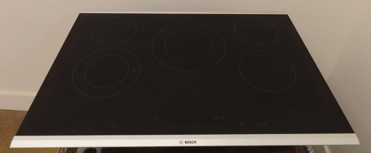 Bosch Benchmark Series NETP069SUC 30" Electric Cooktop with 5 Elements Perfect