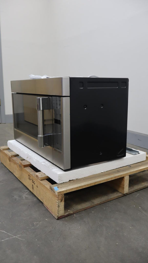 Thermador 30" 2.1 Sensor Cooking SS Professional Series Microwave Oven MU30WSU